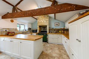 Kitchen/Breakfast Room- click for photo gallery